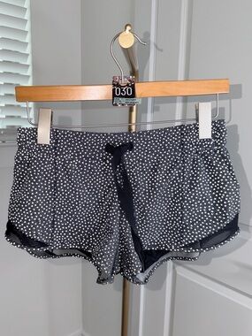 30. Lululemon Hotty Hot Short (Reflective) 2.5” Frozen Fizz Reflective Silver